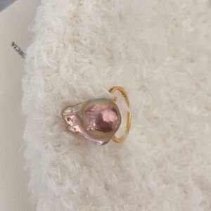 Elegant natural Pearl Ring